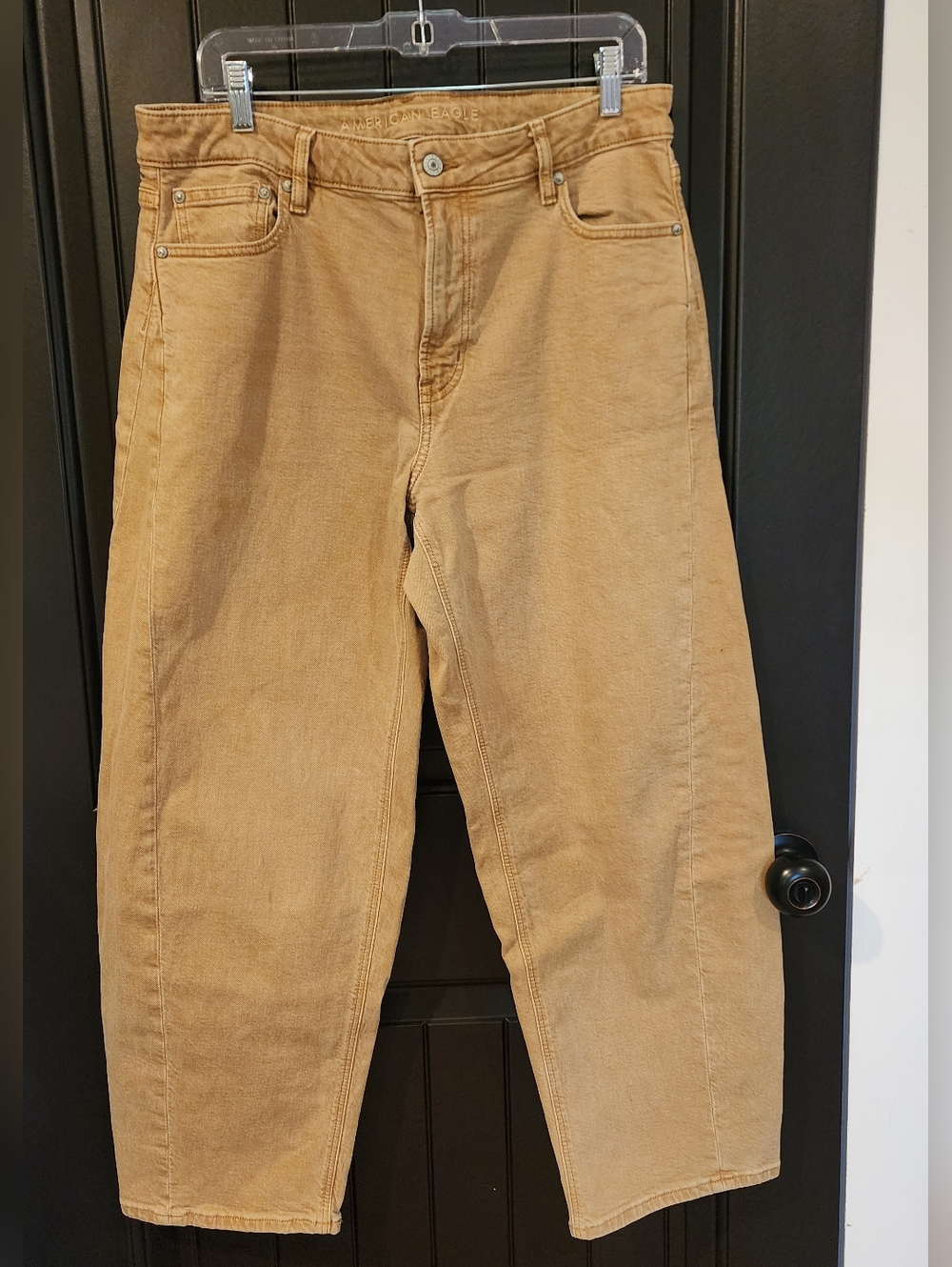 American Eagle Tan Barrel Jeans, Size 10